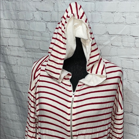 Soft & Comfy Hye Park & Lune Zippered Hooded Sweatshirt - Picture 5 of 12